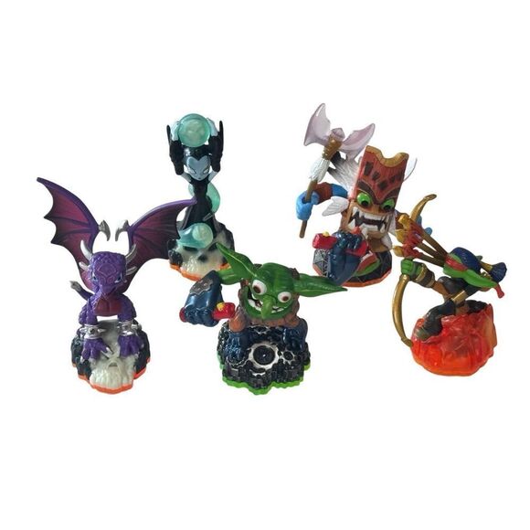 Huge Skylander Lot - 19 figures, case, & portal ( for Xbox) see photos - Picture 11 of 15